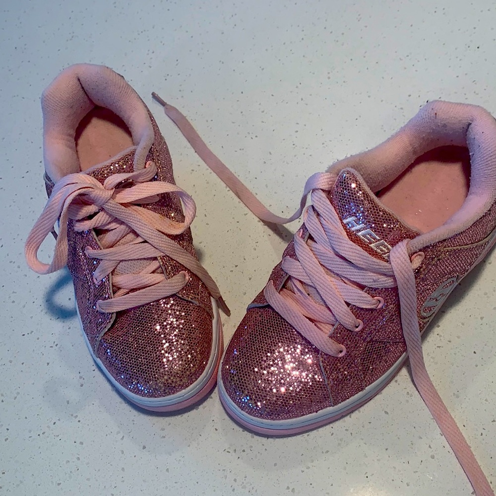 Super cute, sparkly pink Heelys! Girls size 3.